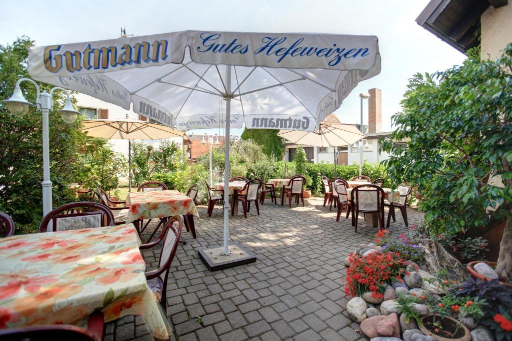 Oberrimsingen Gasthaus Zum Hirschen מראה חיצוני תמונה